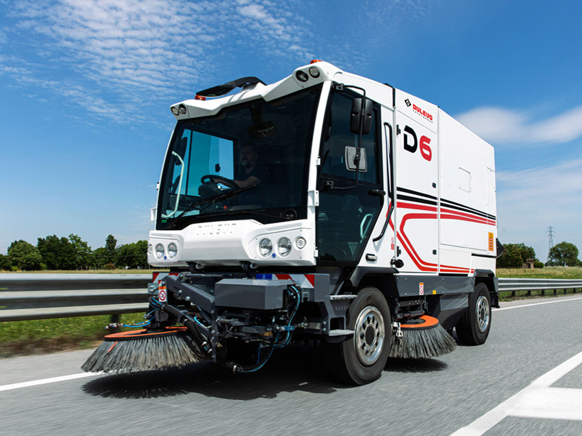 スイーパー 路面清掃車 D6 | マーテック