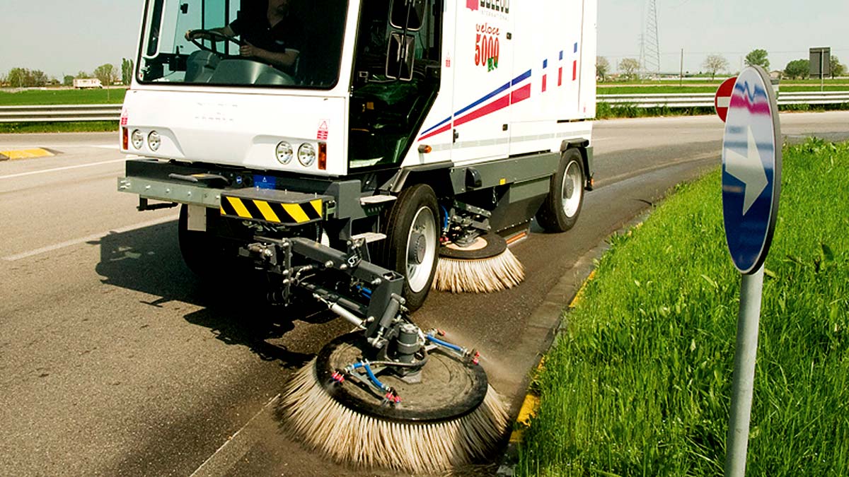 5000VEなら道路維持がラクになります。