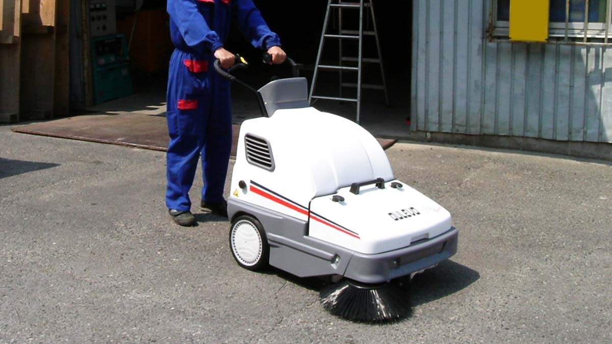 倉庫の清掃なら、700EHJ2はおすすめです。