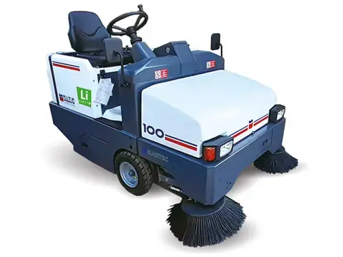両サイドブラシ装備の乗用スイーパー100EHJ-Li