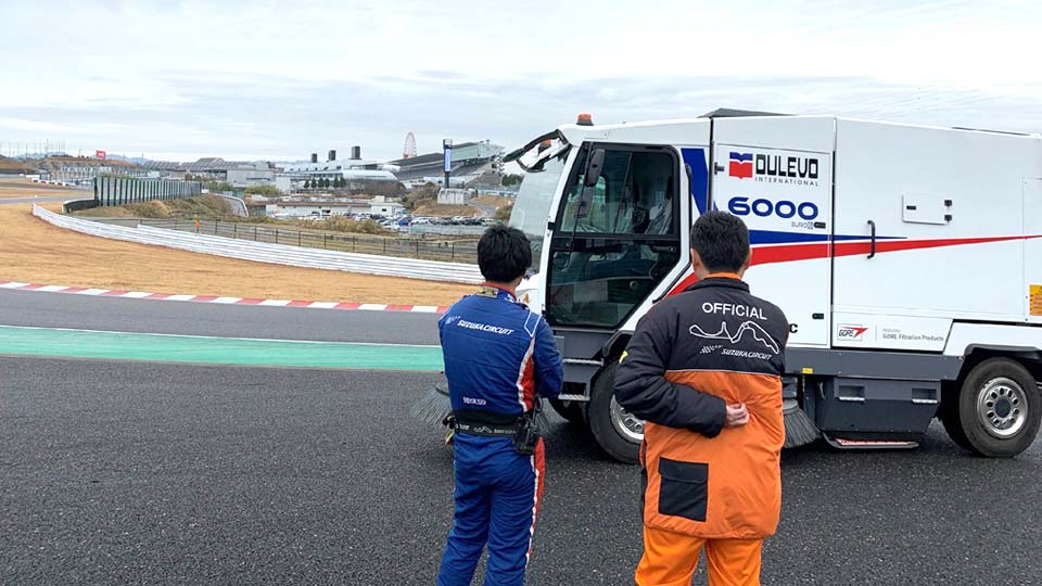 6000REを鈴鹿サーキットでデモ