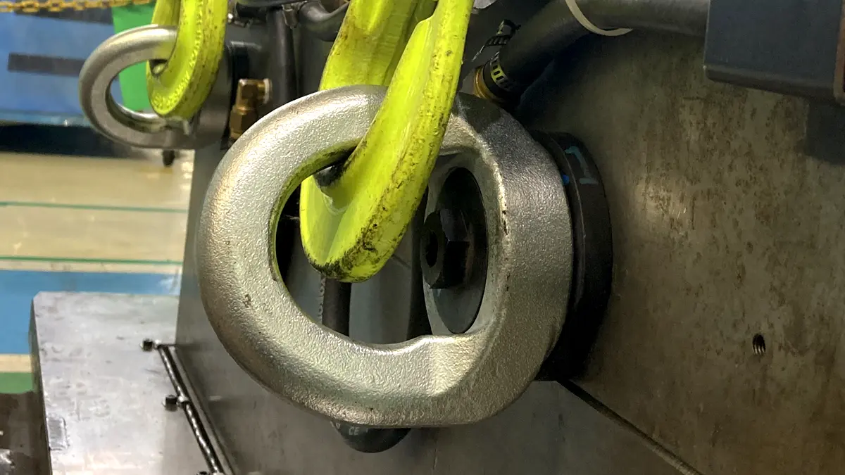 RE型（六角頭付）は4t～10tの使用荷重に対応します。